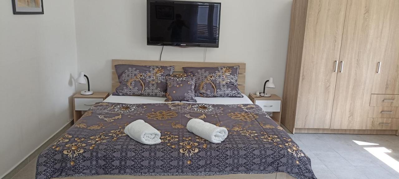 Apartman Gutino 체스카 트레보바 외부 사진